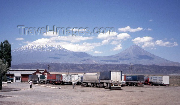 iran41: Bazargan  (Western Azerbaijan / Azarbayjan-e Gharbi): looking at the big and small Ararat - photo by J.Kaman - (c) Travel-Images.com - Stock Photography agency - Image Bank