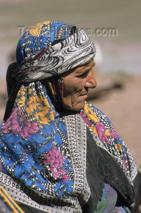 iran438: Iran - Kurdistan: nomadic Kurdish woman - photo by W.Allgower - (c) Travel-Images.com - Stock Photography agency - Image Bank