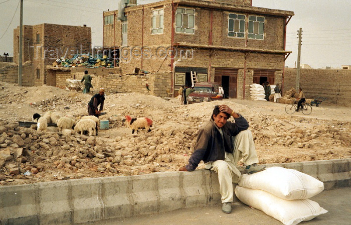 iran442: Iran - Zahedan (Baluchistan / Sistan va Baluchestan): street scene - photo by J.Kaman - (c) Travel-Images.com - Stock Photography agency - Image Bank