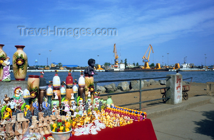 iran448: Iran - Bandar-e Anzali / Bandar-e Pahlavi - Gilan province: souvenirs in the harbour - photo by W.Allgower - (c) Travel-Images.com - Stock Photography agency - Image Bank