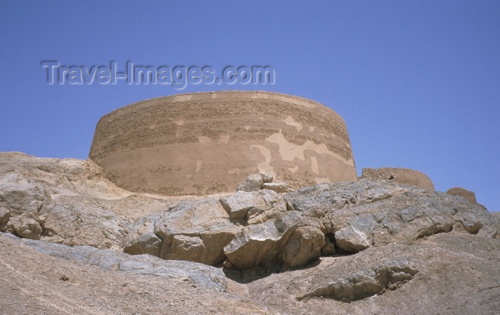 iran45: Iran - Yazd: tower of silence or Dakhmeh, once used to dispose of dead bodies - to avoid contaminating the earth in Zoroastrian funerary tradition bodies were left to be eaten by the birds - photo by W.Allgower - (c) Travel-Images.com - Stock Photography agency - Image Bank