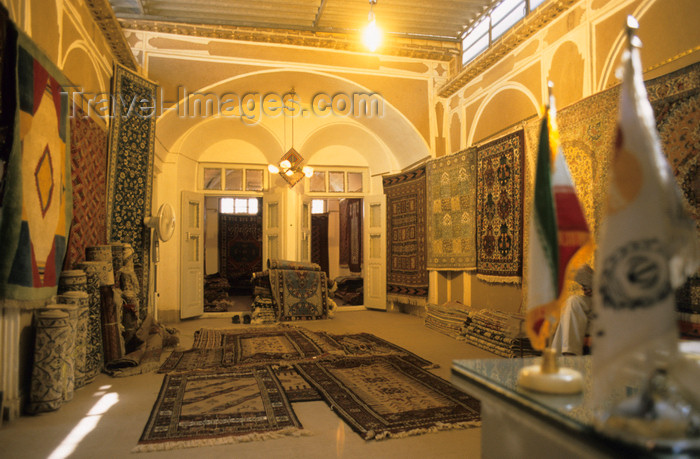 iran468: Iran - Kerman: carpet shop in the bazaar - photo by W.Allgower - (c) Travel-Images.com - Stock Photography agency - Image Bank