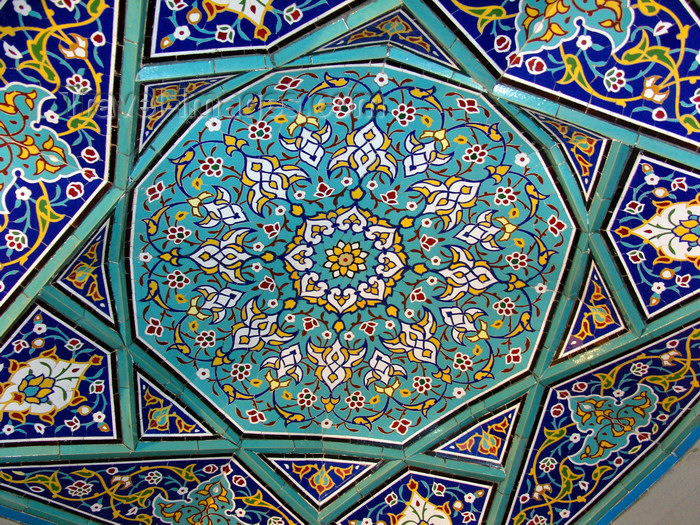 iran498: Tabriz - East Azerbaijan, Iran: Maqbaratoshoara - ceiling tiles - poets' tomb - photo by N.Mahmudova - (c) Travel-Images.com - Stock Photography agency - Image Bank