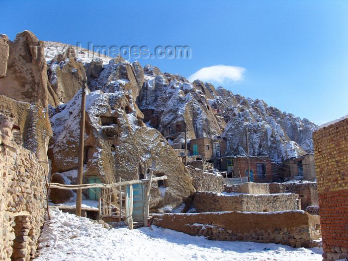 iran514: Kandovan, Osku - East Azerbaijan, Iran: town carved from rock - photo by N.Mahmudova - (c) Travel-Images.com - Stock Photography agency - Image Bank