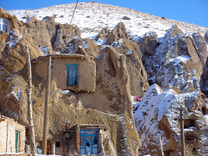 iran519: Kandovan, Osku - East Azerbaijan, Iran: houses face southward so their inhabitants can enjoy sunlight during the day - they are cool in the summer and warm in the winter - photo by N.Mahmudova - (c) Travel-Images.com - Stock Photography agency - Image Bank