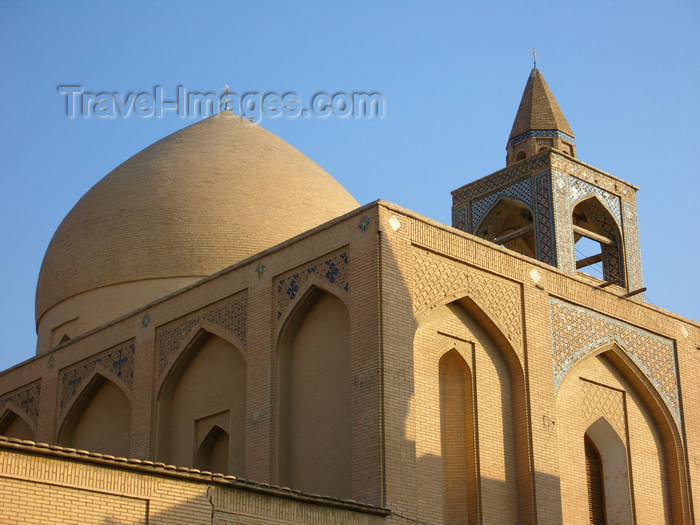 iran526: Isfahan / Esfahan, Iran: domed sanctuary of Vank Cathedral, built in a Persian style - Armenian Orthodox Church - Jolfa, the Armenian quarter - photo by N.Mahmudova - (c) Travel-Images.com - Stock Photography agency - Image Bank