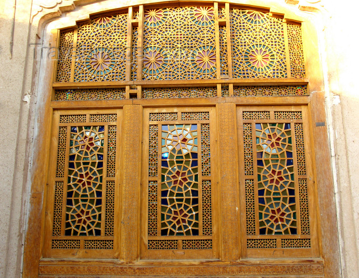 iran560: Yazd, Iran: shebeke panel seen from the outside - Iranian coloured glass - photo by N.Mahmudova - (c) Travel-Images.com - Stock Photography agency - Image Bank