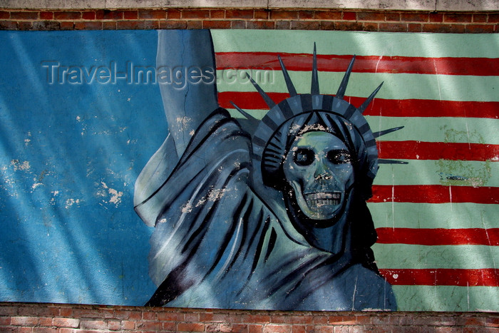 iran567: Tehran, Iran: anti US Propaganda - US 'Den of espionage' - former US Embassy - Statue of Liberty with skull - Talaqani Street - photo by G.Koelman - (c) Travel-Images.com - Stock Photography agency - Image Bank