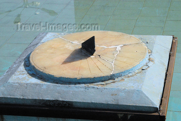 iran78: Iran - Tehran - bazar mosque - sun dial - photo by M.Torres - (c) Travel-Images.com - Stock Photography agency - Image Bank