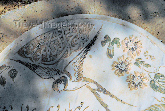 iran81: Iran - Tehran - Behesht Zahra cemetery - grave detail - swallow - photo by M.Torres - (c) Travel-Images.com - Stock Photography agency - Image Bank
