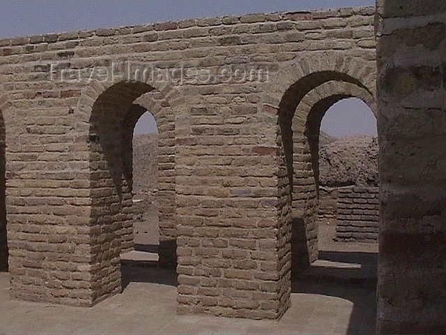 iraq74: Ur of the Chaldees - Dhi Qar / Nasiriya province, Iraq: birth place of Abraham - photo by A.Slobodianik - (c) Travel-Images.com - Stock Photography agency - Image Bank