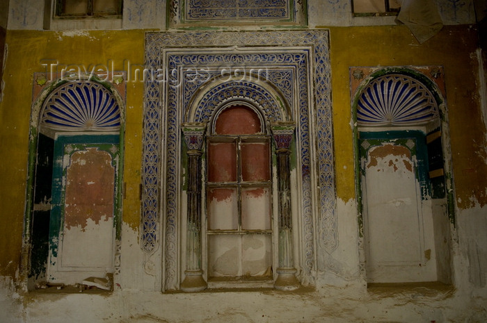 iraq84: Arbil / Erbil / Irbil / Hawler, Kurdistan, Iraq: decorated niches and gate in the citadel - photo by J.Wreford - (c) Travel-Images.com - Stock Photography agency - Image Bank