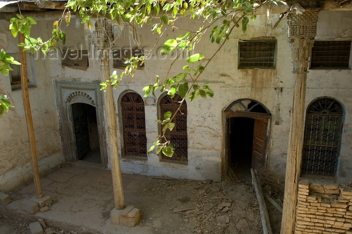 iraq86: Arbil / Erbil / Irbil / Hawler, Kurdistan, Iraq: patio of a grand house in the citadel - photo by J.Wreford - (c) Travel-Images.com - Stock Photography agency - Image Bank