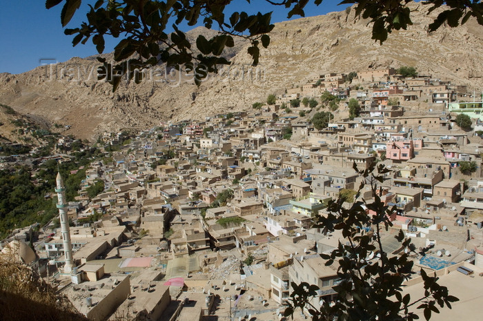 iraq99: Akre / Aqrah, Kurdistan, Iraq: the village embraces the mountain - birth place of Mustafa Barzani and Yitzhak Mordechai - photo by J.Wreford - (c) Travel-Images.com - Stock Photography agency - Image Bank