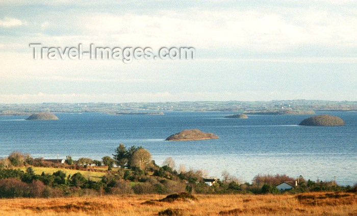 ireland5: Ireland - Lough Corrib (Galway / Gaillimh county): Bizzarre islands (photo by Miguel Torres) - (c) Travel-Images.com - Stock Photography agency - Image Bank