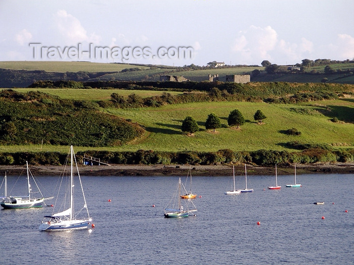 ireland55: Ireland - Kinsale (county Cork): harbour (photo by R.Wallace) - (c) Travel-Images.com - Stock Photography agency - Image Bank