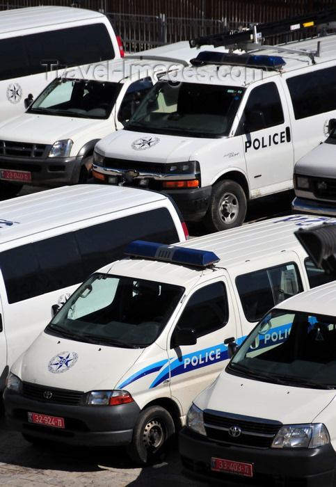 israel105: Jerusalem, Israel: police cars and vans at the Western Wall Plaza - a strong security apparatus is permanently deployed - Temple Mount - photo by M.Torres - (c) Travel-Images.com - Stock Photography agency - Image Bank