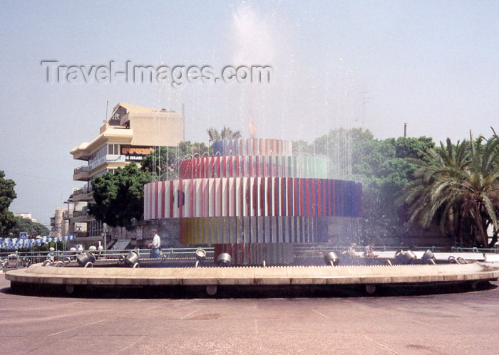 israel11: Israel - Tel Aviv: the fountain of fire - Kikkar Zina square - photo by M.Torres - (c) Travel-Images.com - Stock Photography agency - Image Bank