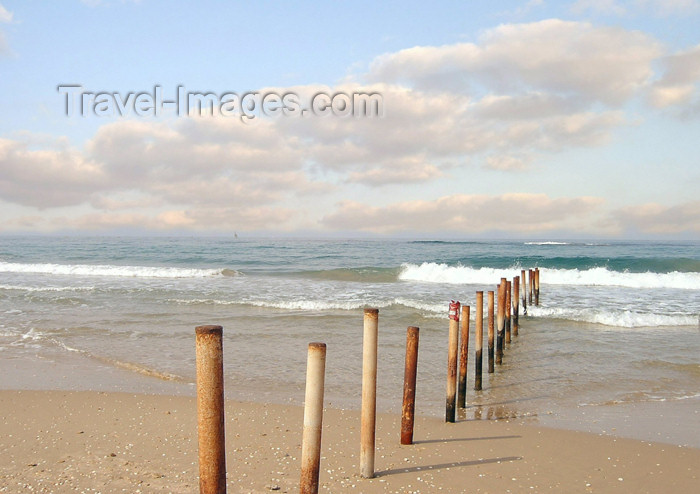 israel154: Israel - Kibbutz Sdot Yam: pier remains - photo by Efi Keren - (c) Travel-Images.com - Stock Photography agency - Image Bank