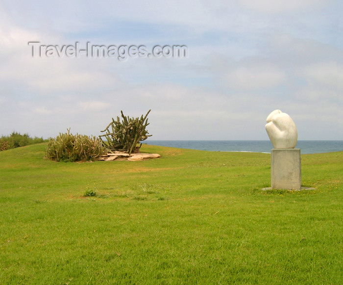 israel157: Israel - Kibbutz Sdot Yam: garden - Yaël Artsi's Studio - photo by Efi Keren - (c) Travel-Images.com - Stock Photography agency - Image Bank