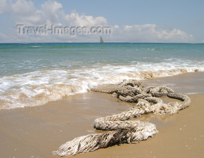 israel161: Israel - Kibbutz Sdot Yam: old rope on the beach - photo by Efi Keren - (c) Travel-Images.com - Stock Photography agency - Image Bank