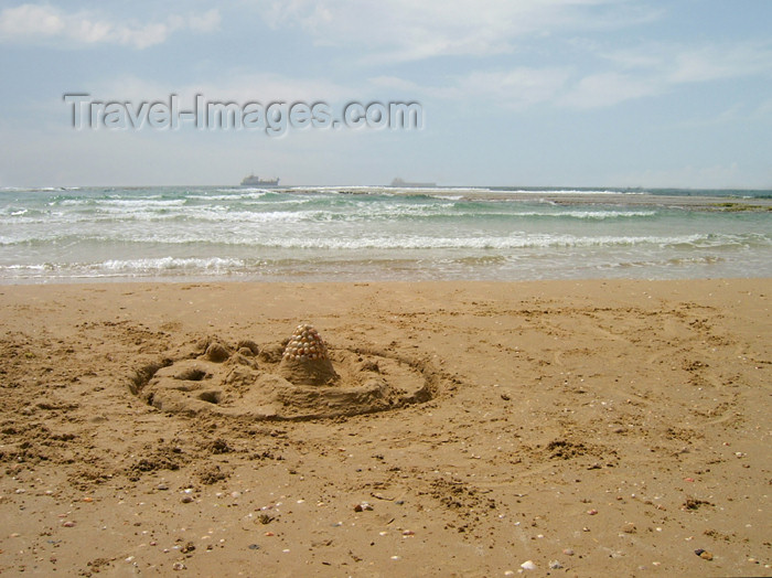 israel172: Israel - Kibbutz Sdot Yam: sand castle with shells - photo by Efi Keren - (c) Travel-Images.com - Stock Photography agency - Image Bank