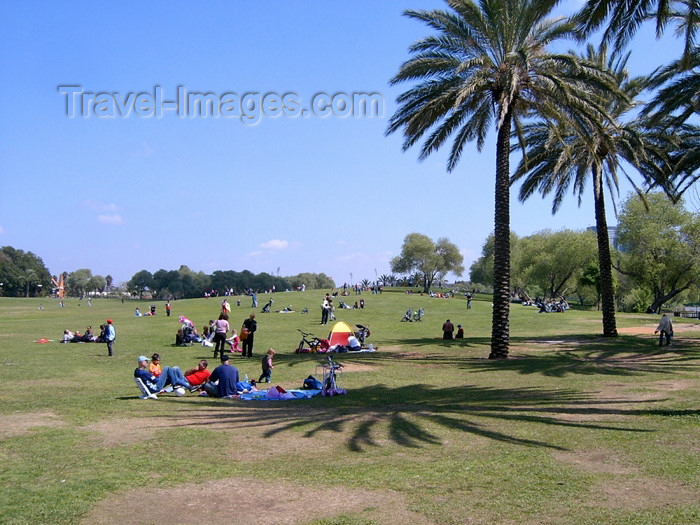 israel197: Israel - Tel Aviv: Israelis outing at Yeshua park - photo by Efi Keren - (c) Travel-Images.com - Stock Photography agency - Image Bank