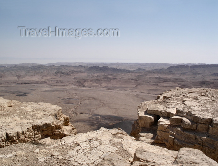 israel240: Israel - Mitzpe-Ramon: Ramon Crater - edge of the crater, called a makhtesh - Negev desert - photo by E.Keren - (c) Travel-Images.com - Stock Photography agency - Image Bank