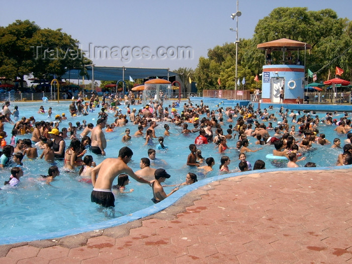 israel257: Israel - Shfaim: water park - crowded day - photo by E.Keren - (c) Travel-Images.com - Stock Photography agency - Image Bank