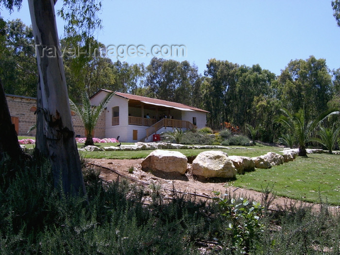 israel274: Israel - Hadera: Park Hef Tziba - country house - photo by Efi Keren - (c) Travel-Images.com - Stock Photography agency - Image Bank