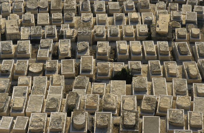 israel335: Israel - Jerusalem - Jewish cemetery - Mount of the Olives - packed tombs - photo by Walter G. Allgöwer - (c) Travel-Images.com - Stock Photography agency - Image Bank