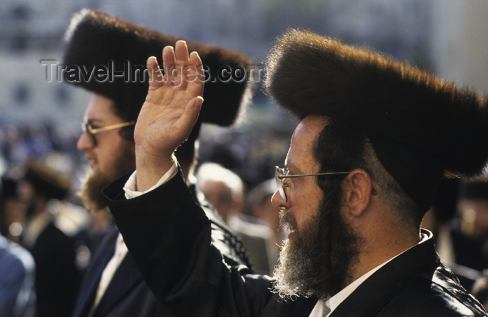 israel337: Israel - Jerusalem - Orthodox jews with fur hats at the Western Wall - photo by Walter G. Allgöwer - (c) Travel-Images.com - Stock Photography agency - Image Bank