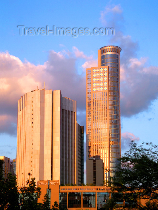 israel384: Ramat Gan, Tel Aviv district, Israel: Moshe Aviv Tower - skyscraper known as the 'City Gate', by AMAV Architects - Jabotinsky Road - Diamond Exchange area, the bursa - photo by Efi Keren - (c) Travel-Images.com - Stock Photography agency - Image Bank