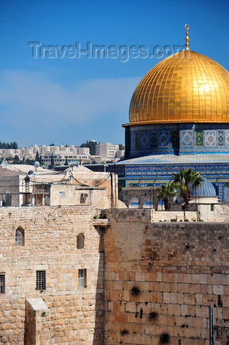 israel403: Jerusalem, Israel: Dome of the Rock, Western Wall and the former al-Tankiziya madrassa - north-east corner of the Western Wall plaza and Temple Mount (Haram es Sharif) - Wailing wall / the Kotel - muro das lamentações - Mur des Lamentations - Klagemauer - photo by M.Torres - (c) Travel-Images.com - Stock Photography agency - Image Bank