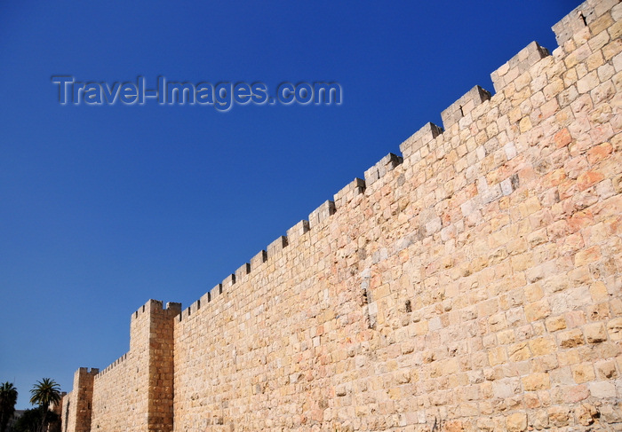 israel424: Jerusalem, Israel: west side of the city walls - built between 1535 and 1538, under the Ottoman Empire, by Sultan Suleiman I - photo by M.Torres - (c) Travel-Images.com - Stock Photography agency - Image Bank