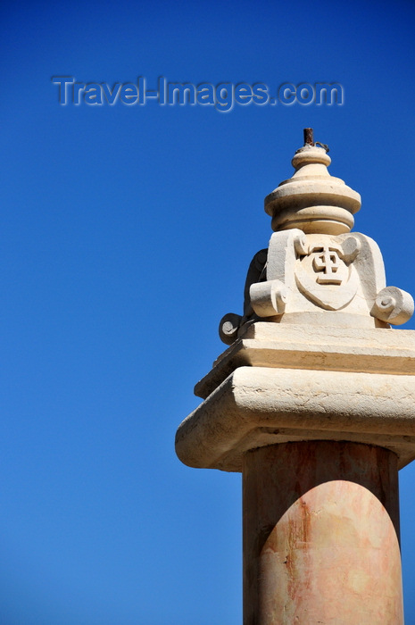 israel432: Jerusalem, Israel: Muristan fountain detail - column with Greek T and F, for 'taphos' meaning sepulcher, symbol of the Brotherhood of the Holy Sepulchre - Muristan, Christian quarter - photo by M.Torres - (c) Travel-Images.com - Stock Photography agency - Image Bank