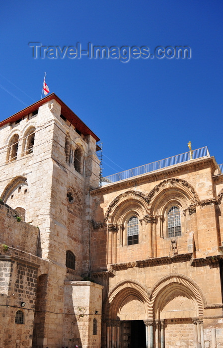 israel436: Jerusalem, Israel: Romanesque style facade of the Holy Sepulcher church, aka Church of the Resurrection - important pilgrimage destination since the 4th century - parvis - Christian quarter - photo by M.Torres - (c) Travel-Images.com - Stock Photography agency - Image Bank