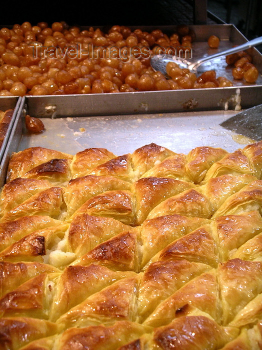 israel68: Israel - Jerusalem: baclava in the old quarter - bakery (photo by R.Wallace) - (c) Travel-Images.com - Stock Photography agency - Image Bank