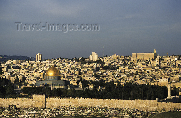 israel84: Israel - Jerusalem - old city and the Dome of the Rock - photo by Walter G. Allgöwer - (c) Travel-Images.com - Stock Photography agency - Image Bank