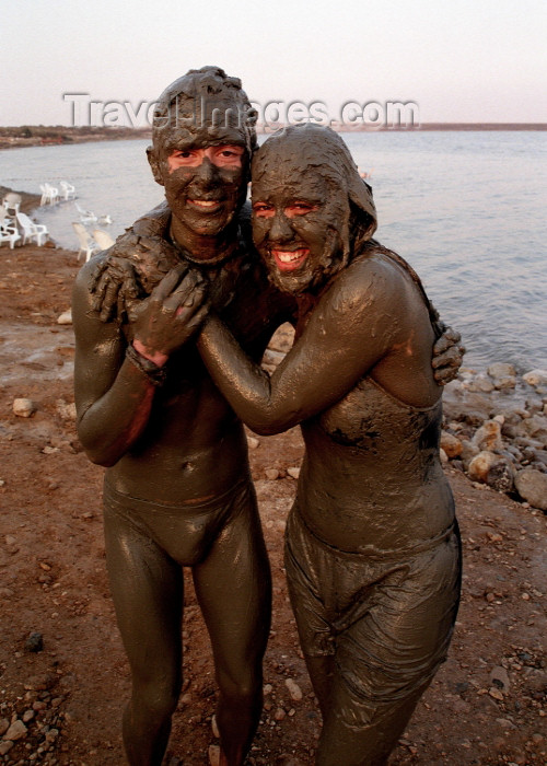 israel94: Israel - Dead sea: mud bath - the mud of the Dead Sea has health and cosmetic uses - photo by G.Friedman - (c) Travel-Images.com - Stock Photography agency - Image Bank