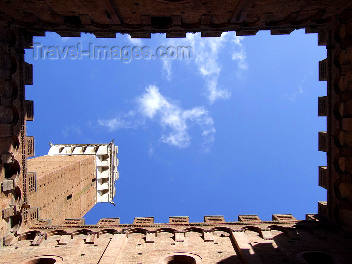 italy112: Italy / Italia - Siena (Toscany / Toscana / Toscania) / FLR : inner court - Torre del Mangia- Historic Centre of Siena - Unesco world heritage - photo by M.Bergsma - (c) Travel-Images.com - Stock Photography agency - Image Bank