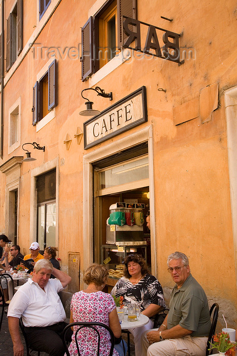 italy371: Rome, Italy: people sitting outside a cafe - photo by I.Middleton - (c) Travel-Images.com - Stock Photography agency - Image Bank