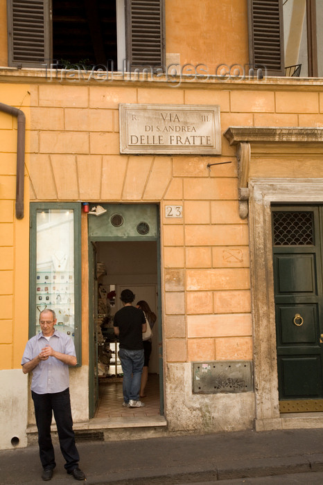 italy374: Rome, Italy: Via di Santa Andrea delle Fratte - photo by I.Middleton - (c) Travel-Images.com - Stock Photography agency - Image Bank