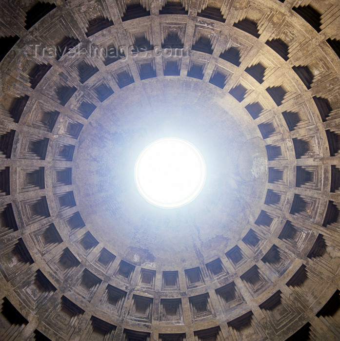 italy429: Italy - Rome, Lazio: the Pantheon - the concrete dome with oculus designed by Apollodorus of Damascus - photo by W.Allgower - (c) Travel-Images.com - Stock Photography agency - Image Bank