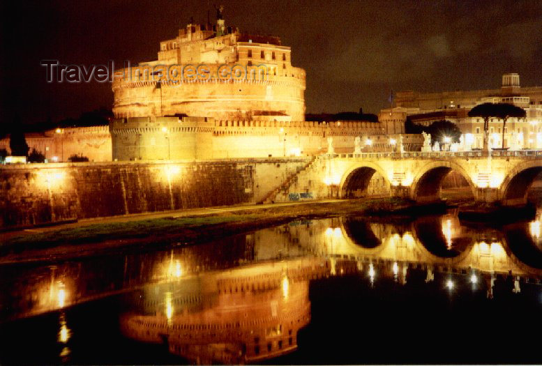 italy44: Italy / Italia - Rome: St Angelo castle - Mausoleum of Hadrian - photo by M.Torres - (c) Travel-Images.com - Stock Photography agency - Image Bank