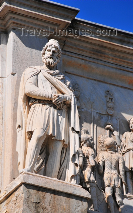 italy471: Rome, Italy: Arch of Constantine - statue of Dacian prisoner from the times of Trajan - cornice around the attic - photo by M.Torres - (c) Travel-Images.com - Stock Photography agency - Image Bank