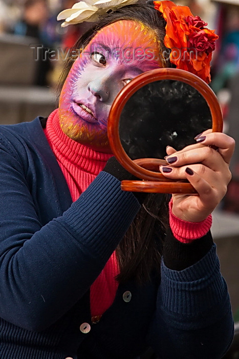 italy494: Carnival participant, Iast minute adjustments to make-up, Venice - photo by A.Beaton - (c) Travel-Images.com - Stock Photography agency - Image Bank