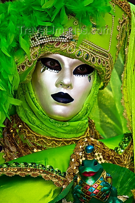 italy511: Carnival costumes, Carnival participant, Green costume & Mask, Venicve - photo by A.Beaton - (c) Travel-Images.com - Stock Photography agency - Image Bank