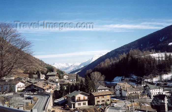 italy56: Etroubles (Valle d'Aosta, Italie) : in the valley - photo by M.Torres - (c) Travel-Images.com - Stock Photography agency - Image Bank