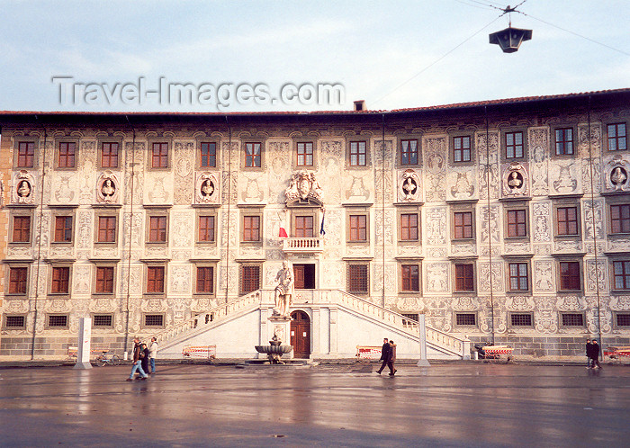 italy7: Italy / Italia - Pisa ( Toscany / Toscana ) / PSA : Palazzo della Carovana dei Cavalieri - palace - Scuola Normale Superiore, Piazza dei Cavalieri - Cavaliere di Santo Stefano - University of Pisa - architecture by Giorgio Vasari (photo by Miguel Torres) - (c) Travel-Images.com - Stock Photography agency - Image Bank